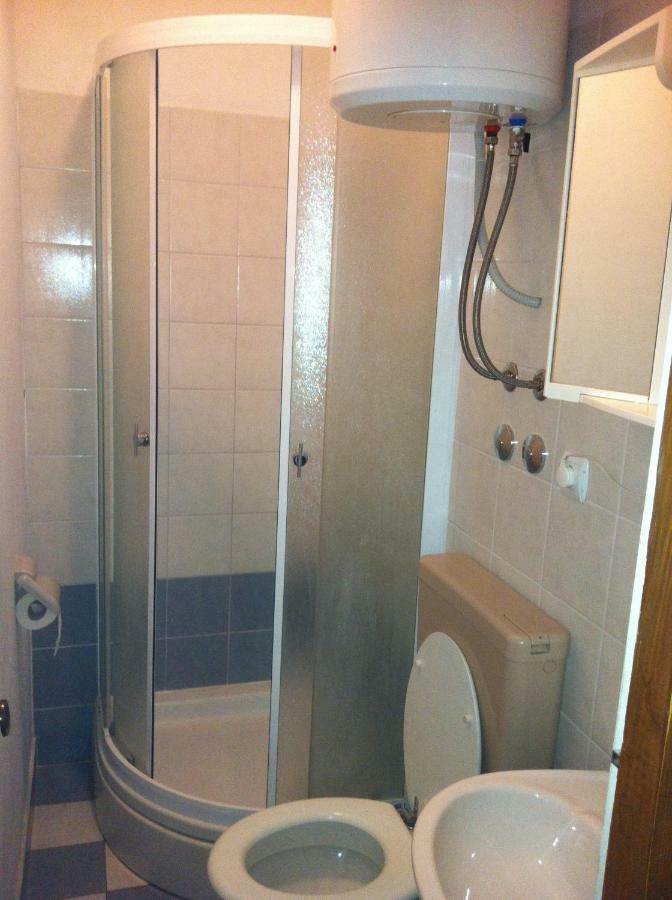 Apartmani Ledenko Kaštela Eksteriør billede